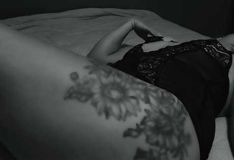 Foto di nudo di fuga di OnlyFans di Charlotte Lynn
