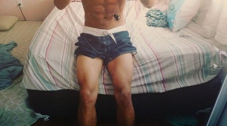 Foto di nudo di fuga di OnlyFans di Alln