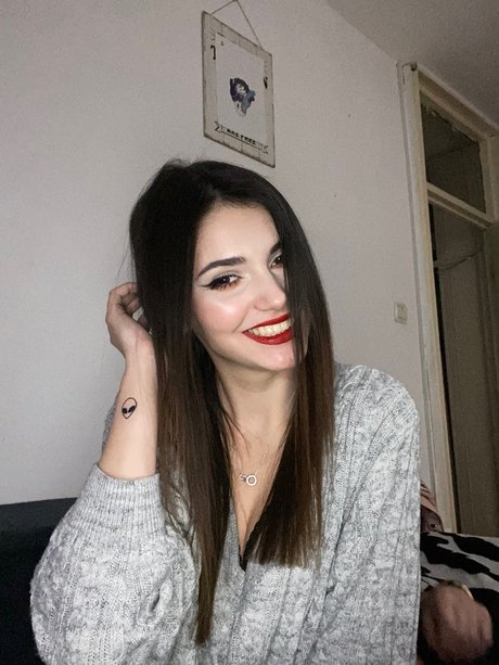 Foto di nudo di fuga di OnlyFans di Callmebyourname