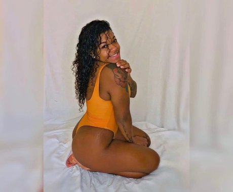 Foto di nudo di fuga di OnlyFans di Rose 