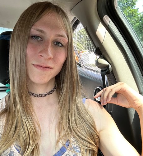 Foto di nudo di fuga di OnlyFans di Emilia Lockhart