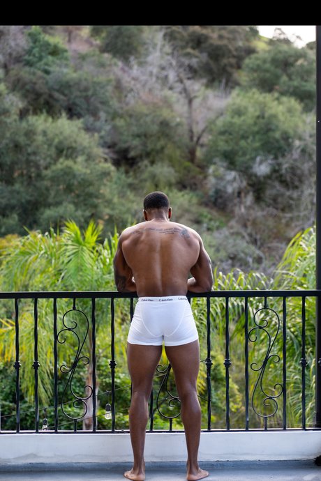 Foto di nudo di fuga di OnlyFans di C Ampamp The Cocoa Factory
