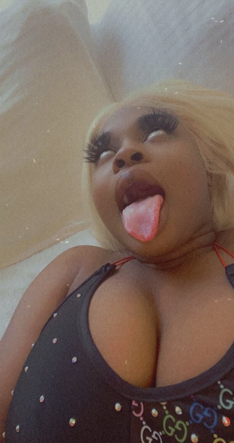 Foto di nudo di fuga di OnlyFans di Moestaxx