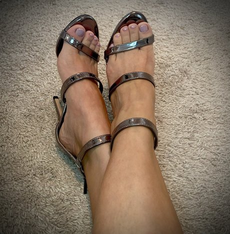 Foto di nudo di fuga di OnlyFans di Simply Pretty Feet