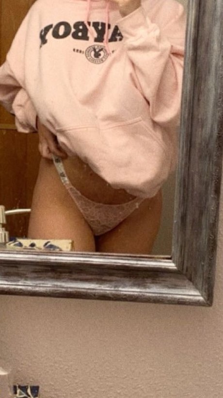Foto di nudo di fuga di OnlyFans di Alexandria