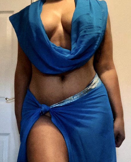 Foto di nudo di fuga di OnlyFans di Desi Fantasy