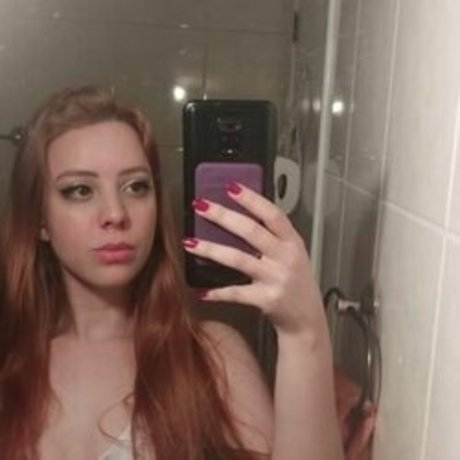 Foto di nudo di fuga di OnlyFans di Bia 
