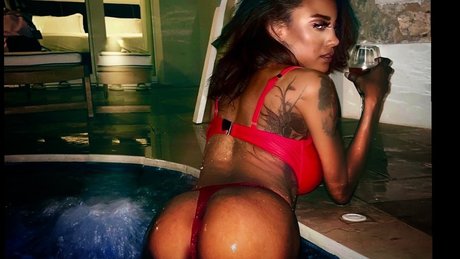 Foto di nudo di fuga di OnlyFans di Kalizziefree
