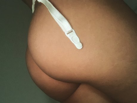 Foto di nudo di fuga di OnlyFans di Youdreamofbentley