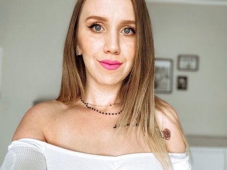 Foto di nudo di fuga di OnlyFans di Marta Detmer