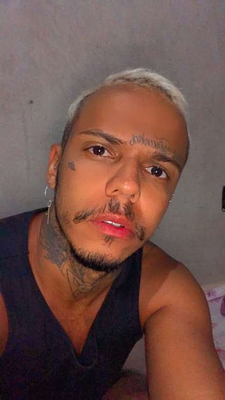 Foto di nudo di fuga di OnlyFans di Ruanys