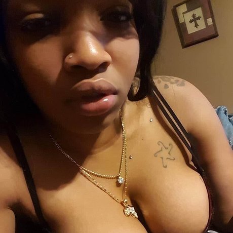 Foto di nudo di fuga di OnlyFans di Danni Thompson