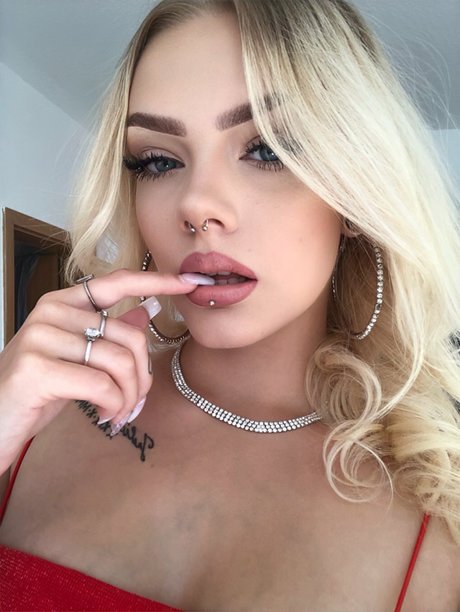 Foto di nudo di fuga di OnlyFans di Crazy Stuff Von Pia