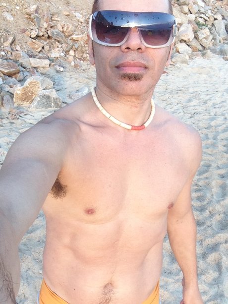 Foto di nudo di fuga di OnlyFans di Toponu