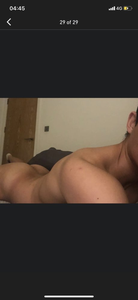 Foto di nudo di fuga di OnlyFans di Vinnii