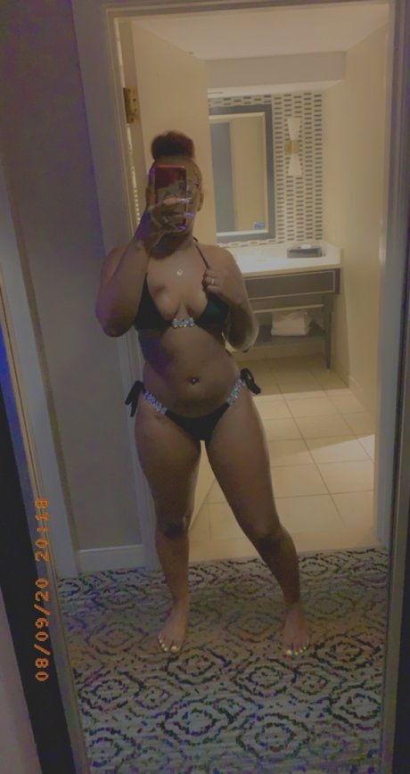 Foto di nudo di fuga di OnlyFans di Juice 
