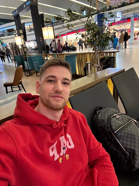 Foto di nudo di fuga di OnlyFans di Patrik Rajcsnyi
