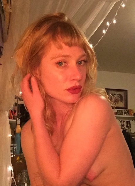 Foto di nudo di fuga di OnlyFans di Peach Fuzz