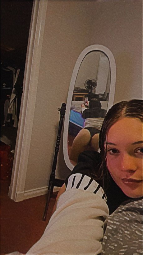 Foto di nudo di fuga di OnlyFans di Kora Flame