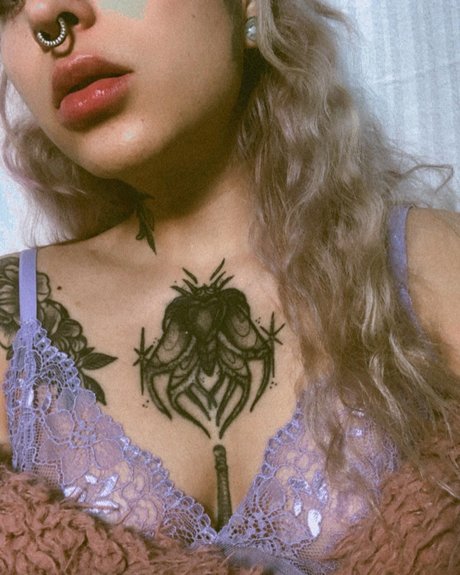 Foto di nudo di fuga di OnlyFans di Flxwers