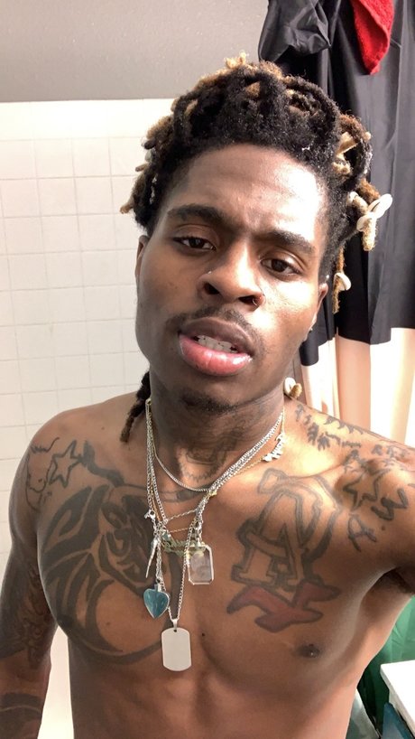 Foto di nudo di fuga di OnlyFans di Mr Paint Faces Extra Prettylike