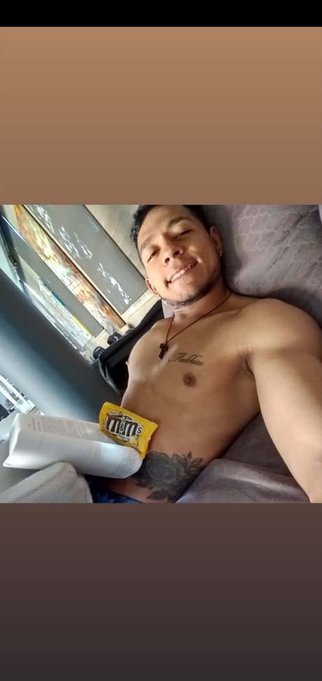 Foto di nudo di fuga di OnlyFans di Snyder C