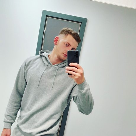 Foto di nudo di fuga di OnlyFans di Josh0f