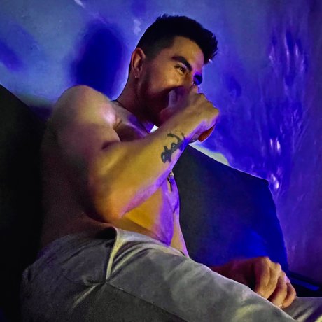 Foto di nudo di fuga di OnlyFans di Julin