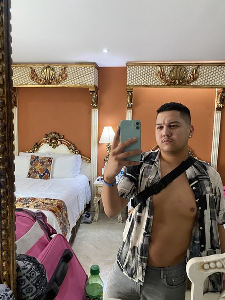 Foto di nudo di fuga di OnlyFans di Alexdelray