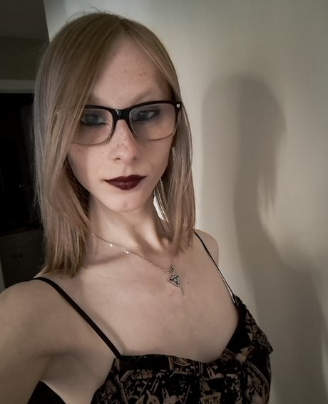 Foto di nudo di fuga di OnlyFans di Rose