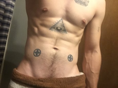Foto di nudo di fuga di OnlyFans di Iuris