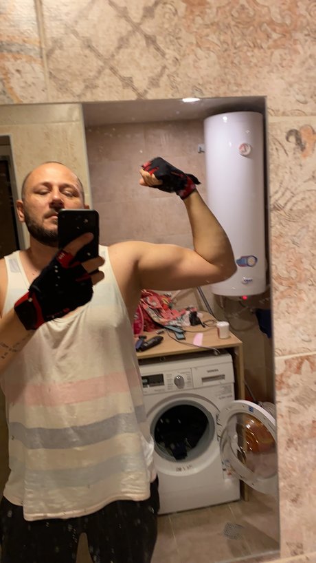 Foto di nudo di fuga di OnlyFans di Stefan