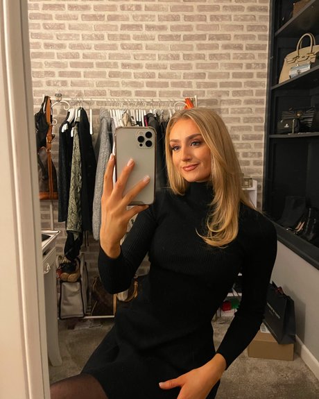 Foto di nudo di fuga di OnlyFans di Lucy