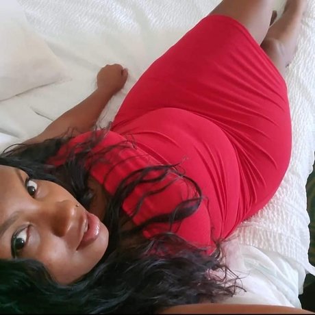 Foto di nudo di fuga di OnlyFans di Emily Simon