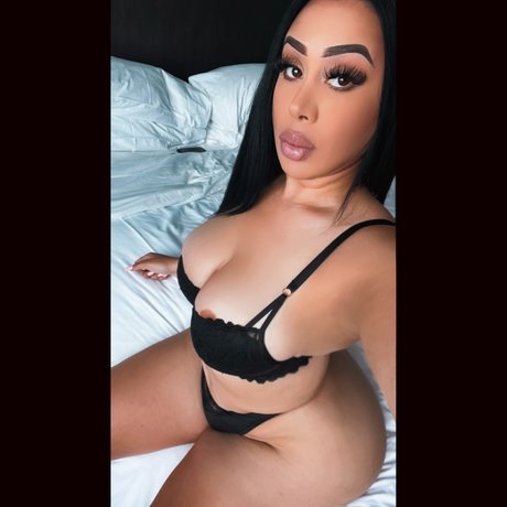 Foto di nudo di fuga di OnlyFans di Its Foreign Baddie Baby