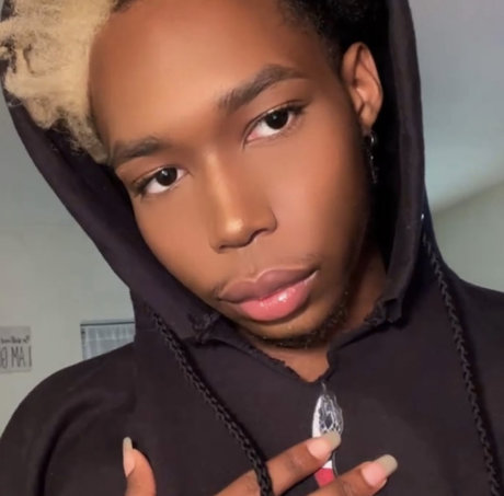Foto di nudo di fuga di OnlyFans di Theboynextdoor