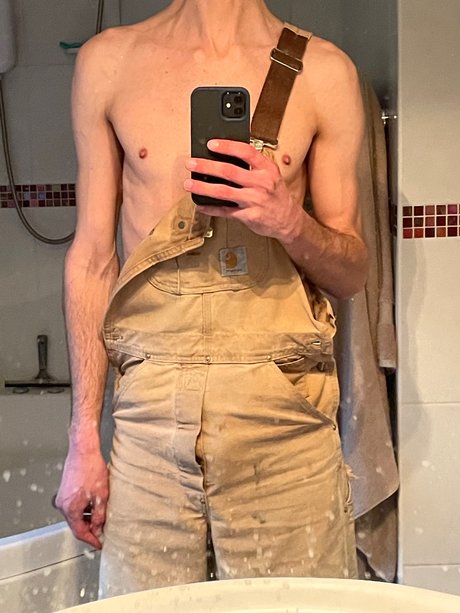Foto di nudo di fuga di OnlyFans di The Posh Twink