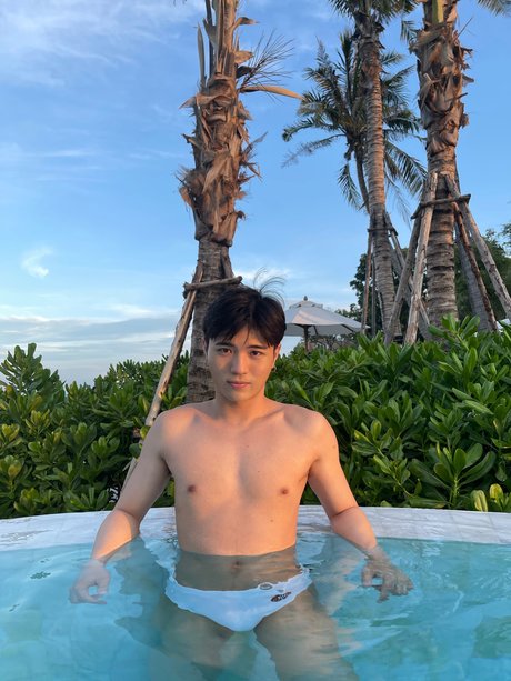Foto di nudo di fuga di OnlyFans di Naimagazinebkk