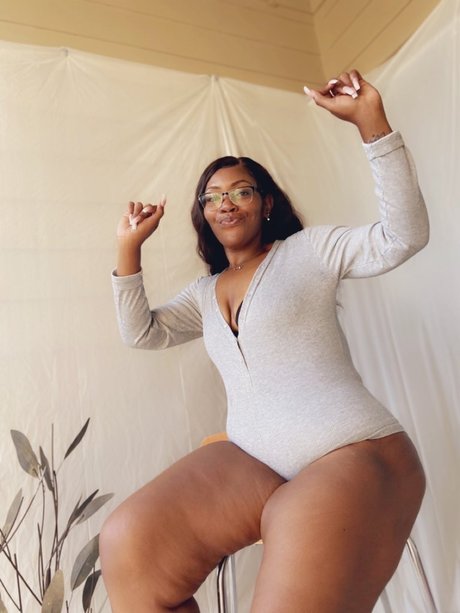 Foto di nudo di fuga di OnlyFans di Miah