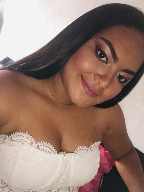 Foto di nudo di fuga di OnlyFans di Betsy Rangel