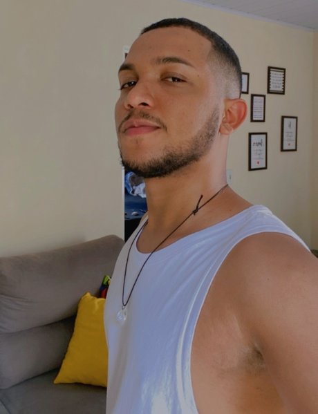 Foto di nudo di fuga di OnlyFans di Jonas Oliveira