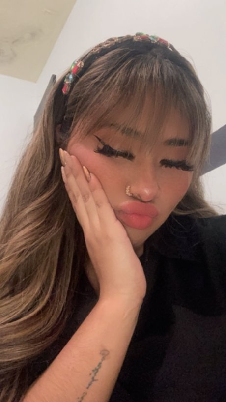 Foto di nudo di fuga di OnlyFans di Shinesar