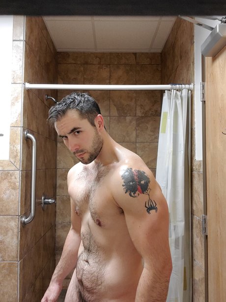 Foto di nudo di fuga di OnlyFans di Tyler Moore