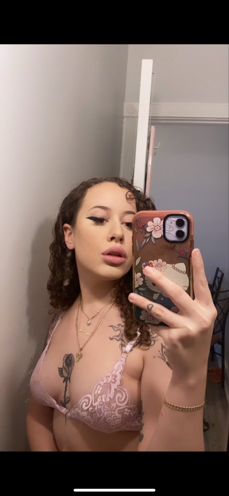 Foto di nudo di fuga di OnlyFans di Starr