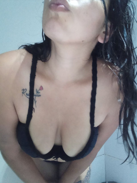 Foto di nudo di fuga di OnlyFans di You  Argentina 