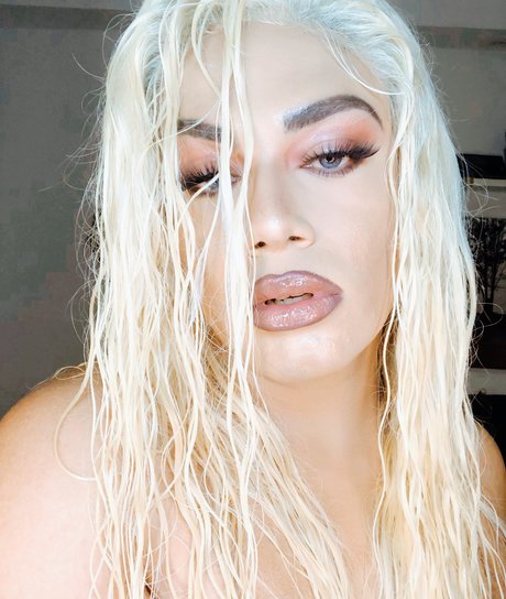 Foto di nudo di fuga di OnlyFans di Angel