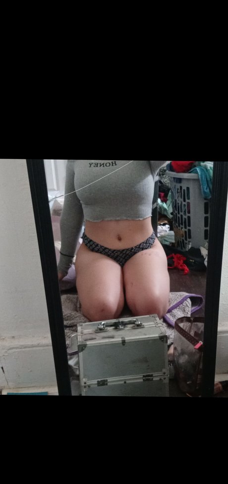 Foto di nudo di fuga di OnlyFans di Blueberry