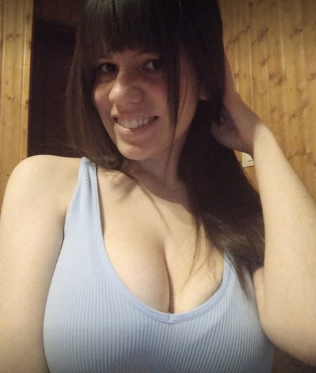 Foto di nudo di fuga di OnlyFans di Yiyo