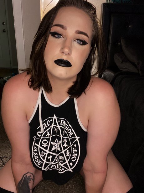 Foto di nudo di fuga di OnlyFans di Thegothiccwitch