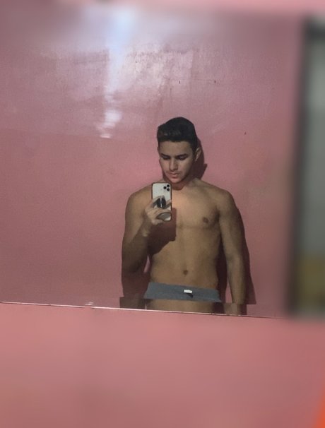 Foto di nudo di fuga di OnlyFans di Dilan Hernandez